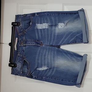 iT Long Rider Picnic Bermuda Distressed Shorts Size 8